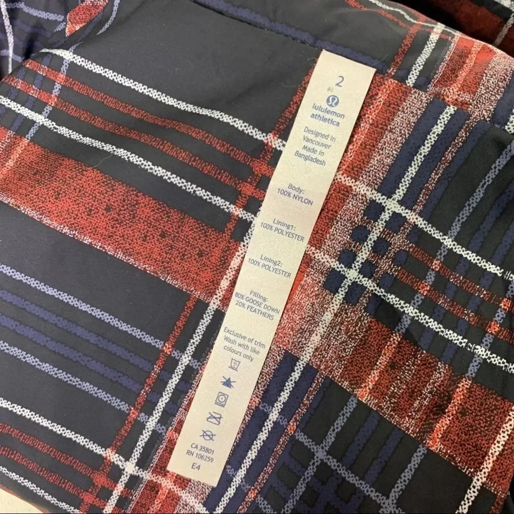 Lululemon The Fluffiest Vest Down Feather Reversible Plaid or Navy Blue Size 2 - Picture 6 of 10